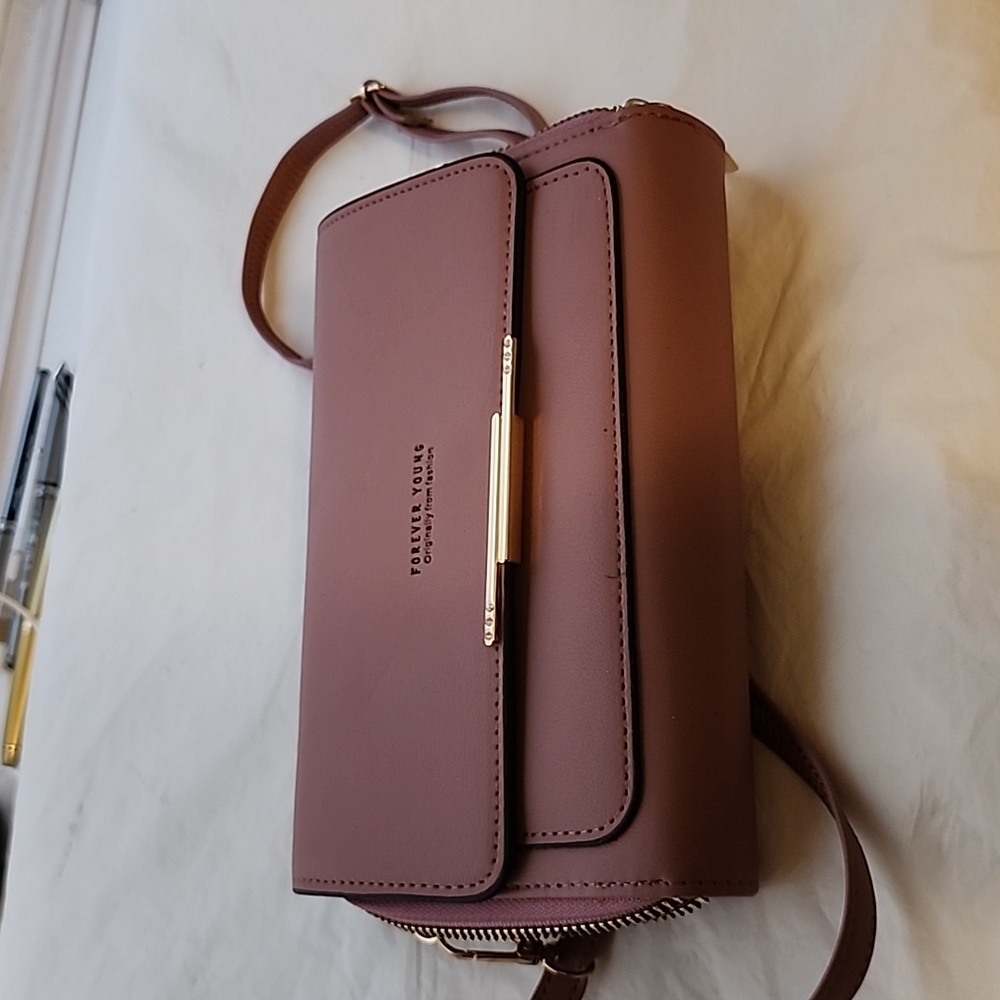 FOREVER YOUNG CROSSBODY WALLET